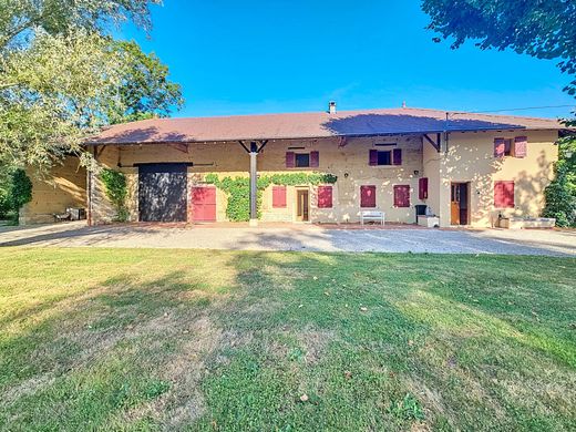Rural or Farmhouse in Montrevel-en-Bresse, Ain