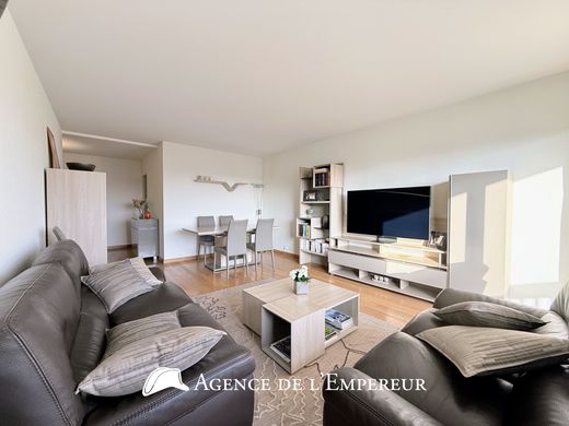 Apartament w Rueil-Malmaison, Hauts-de-Seine