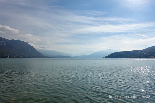 Apartment in Annecy, Haute-Savoie