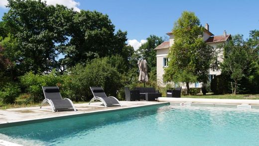 Casa de lujo en Montrond-les-Bains, Loira