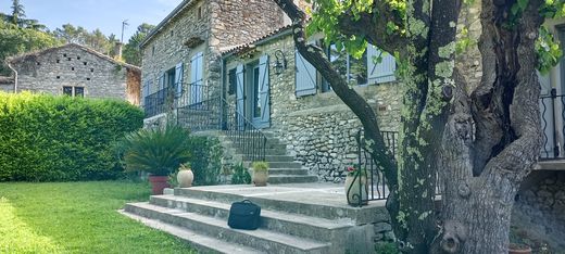 Βίλα σε Saint-Christol-les-Alès, Gard
