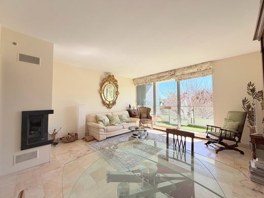 Appartamento a Rueil-Malmaison, Hauts-de-Seine