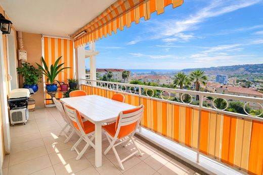 Apartment / Etagenwohnung in Nizza, Alpes-Maritimes
