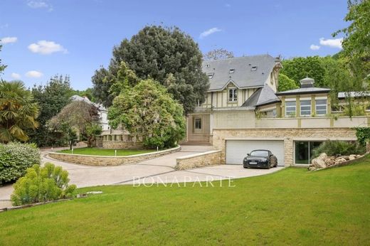 Casa di lusso a La Celle-Saint-Cloud, Yvelines