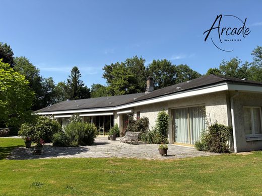 Luxury home in Saint-Martin-du-Manoir, Seine-Maritime