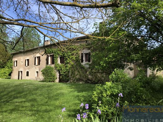 Luxury home in Aubeterre-sur-Dronne, Charente