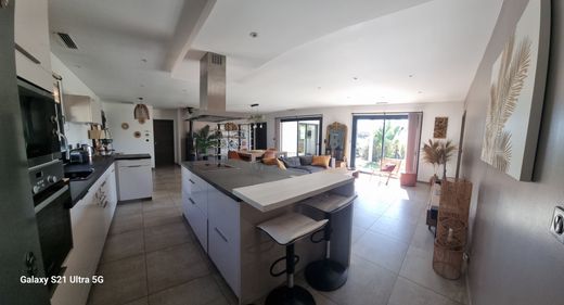 Элитный дом, Alata, South Corsica