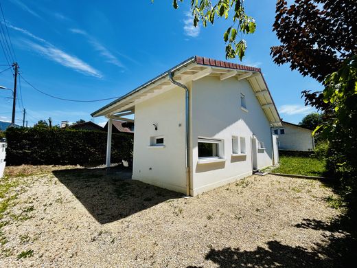 Villa in Ville-la-Grand, Haute-Savoie