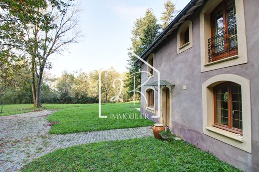 Luxury home in Marennes, Rhône