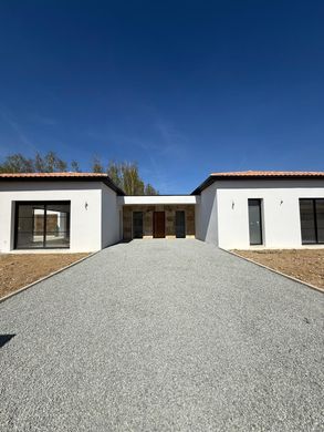 Luxury home in Loupes, Gironde