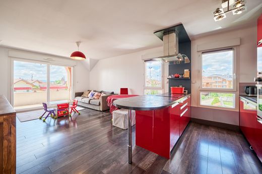 Apartment / Etagenwohnung in Villaz, Haute-Savoie