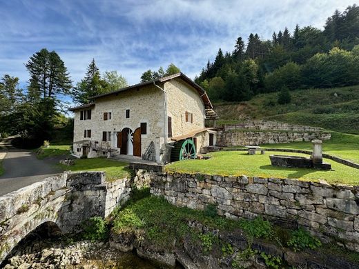 Luxury home in Lalleyriat, Ain
