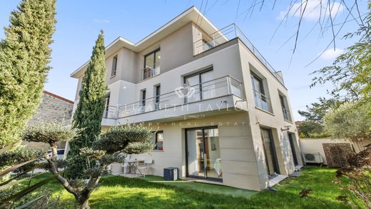 Casa di lusso a Chatou, Yvelines