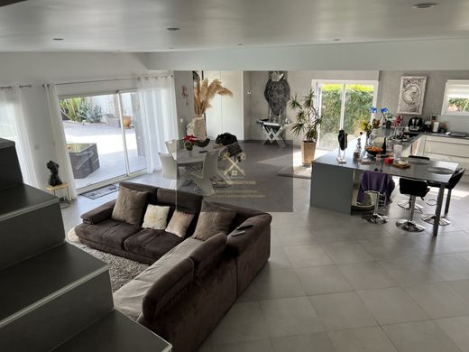 Luxury home in Boisseron, Hérault