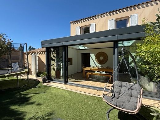 Luxe woning in Les Milles, Bouches-du-Rhône