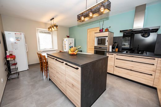 Luxus-Haus in Longevilles-Mont-d'Or, Doubs