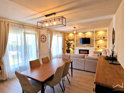 Luxury home in Mantes-la-Ville, Yvelines