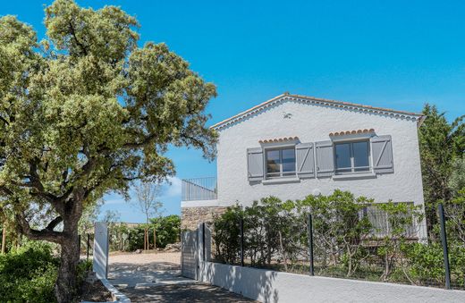 منزل ﻓﻲ Bormes-les-Mimosas, Var
