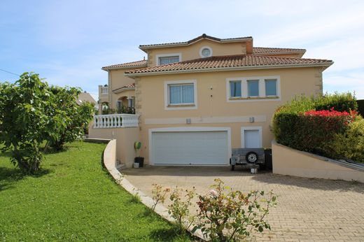 Luxus-Haus in Vichy, Allier