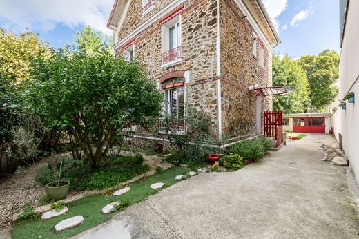 Casa di lusso a Joinville-le-Pont, Val-de-Marne