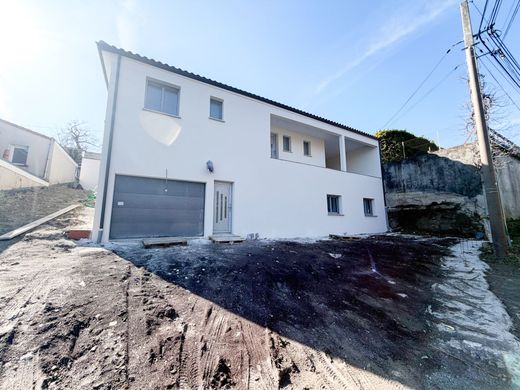 Casa de lujo en Châteaugay, Puy de Dome