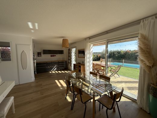 Luxe woning in Saint-Clément-de-Rivière, Hérault