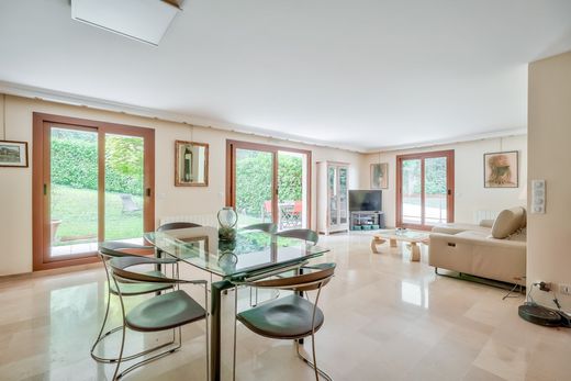 Apartament w Caluire-et-Cuire, Rhône