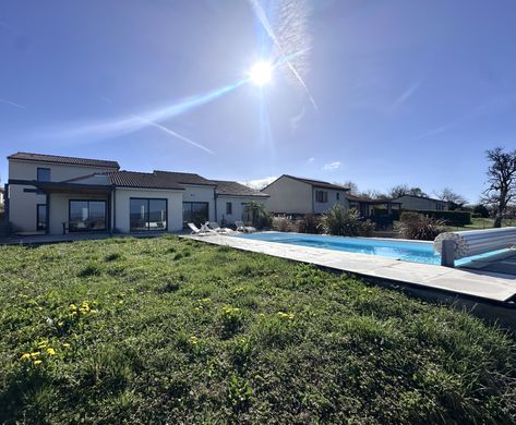 Luxus-Haus in Moissat Haut, Puy-de-Dôme