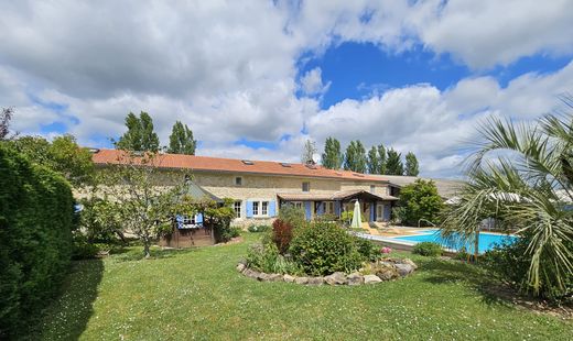 Casa de lujo en Sauveterre-de-Guyenne, Gironda