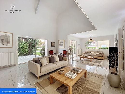 Элитный дом, Idron, Pyrénées-Atlantiques