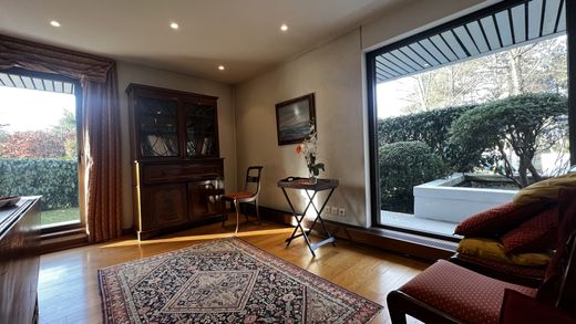 Apartment / Etagenwohnung in Rocquencourt, Yvelines