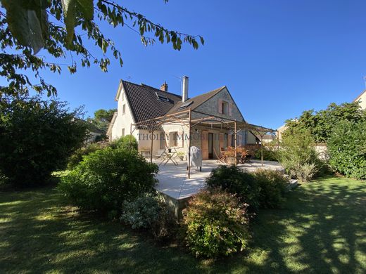 Luxury home in Marcq, Yvelines
