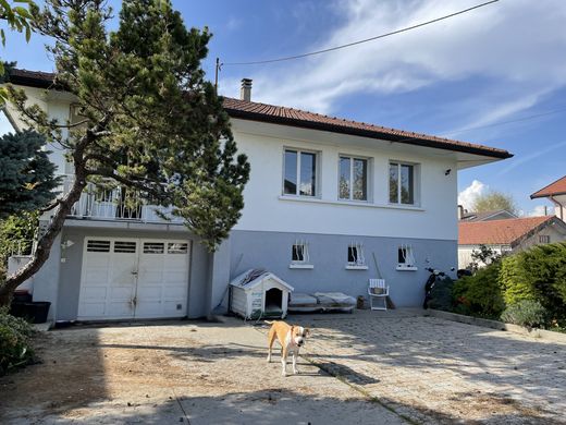 منزل ﻓﻲ Ville-la-Grand, Haute-Savoie