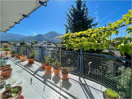 아파트 / Annecy-le-Vieux, Haute-Savoie