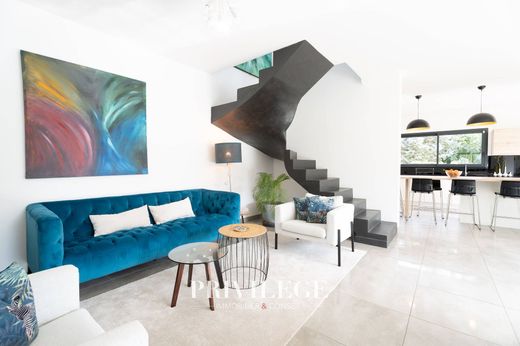 Элитный дом, Сент-Фуа-ле-Лион, Rhône