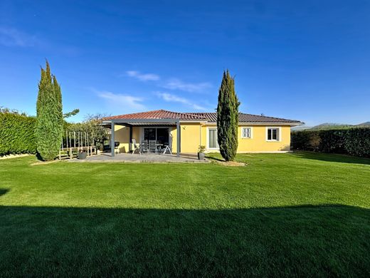 호화 저택 / Chamagnieu, Isère