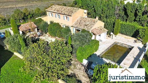 빌라 / Travaillan, Vaucluse