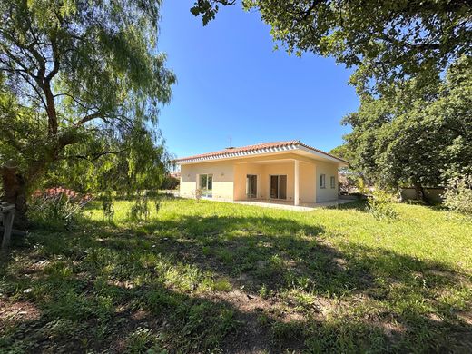 Luxury home in Toulouges, Pyrénées-Orientales