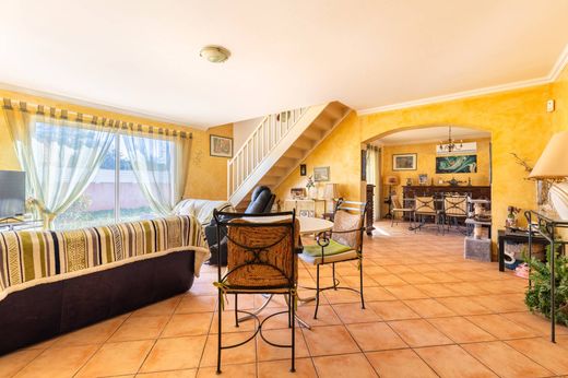 Luxury home in Léognan, Gironde