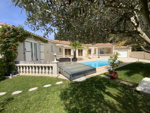Casa di lusso a Uzès, Gard