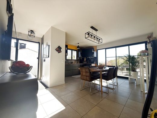 Casa de lujo en Créon, Gironda