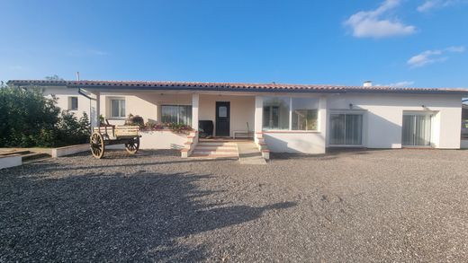 Вилла, Rieumes, Upper Garonne