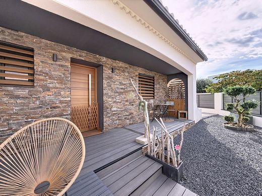 Latour-Bas-Elne, Pyrénées-Orientalesの高級住宅