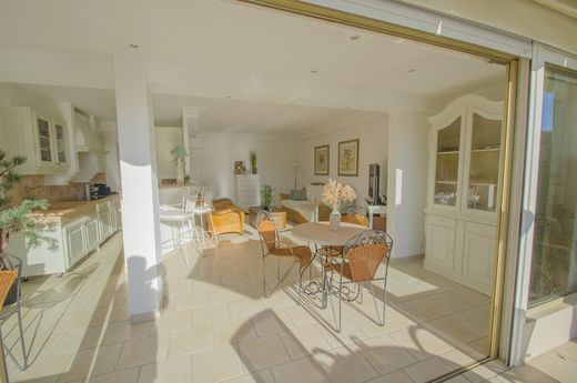 Piso / Apartamento en Mandelieu-la-Napoule, Alpes Marítimos