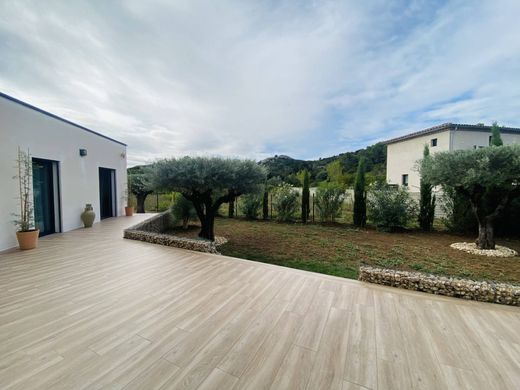 Luxury home in Tavel, Gard