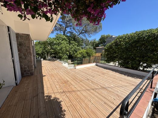 Apartment / Etagenwohnung in Saint-Raphaël, Var