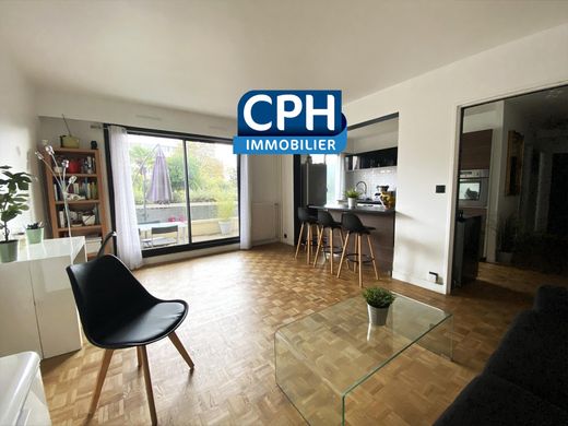 Apartment / Etagenwohnung in Montrouge, Hauts-de-Seine