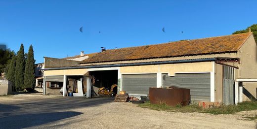 Saint-Martin-de-Crau, Bouches-du-Rhôneの高級住宅