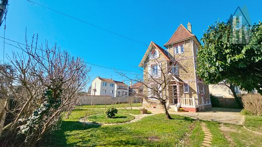 Brou-sur-Chantereine, Seine-et-Marneの高級住宅