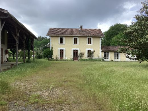 منزل ﻓﻲ Salles, Gironde